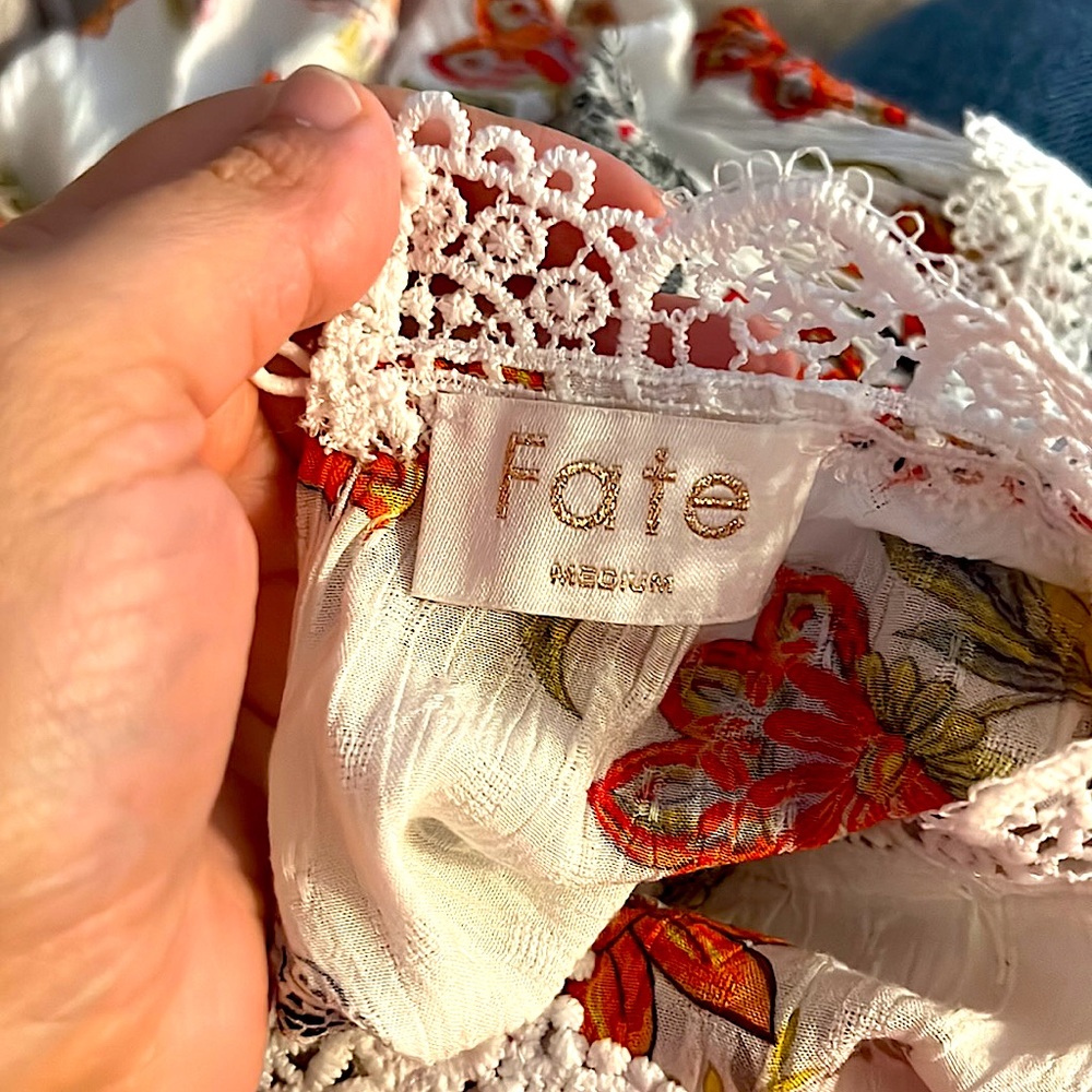NWOT Fate Lace Floral Blouse - Picture 9 of 10